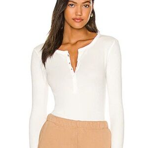 Monrow Women's Rib Long Sleeve V Neck Henley